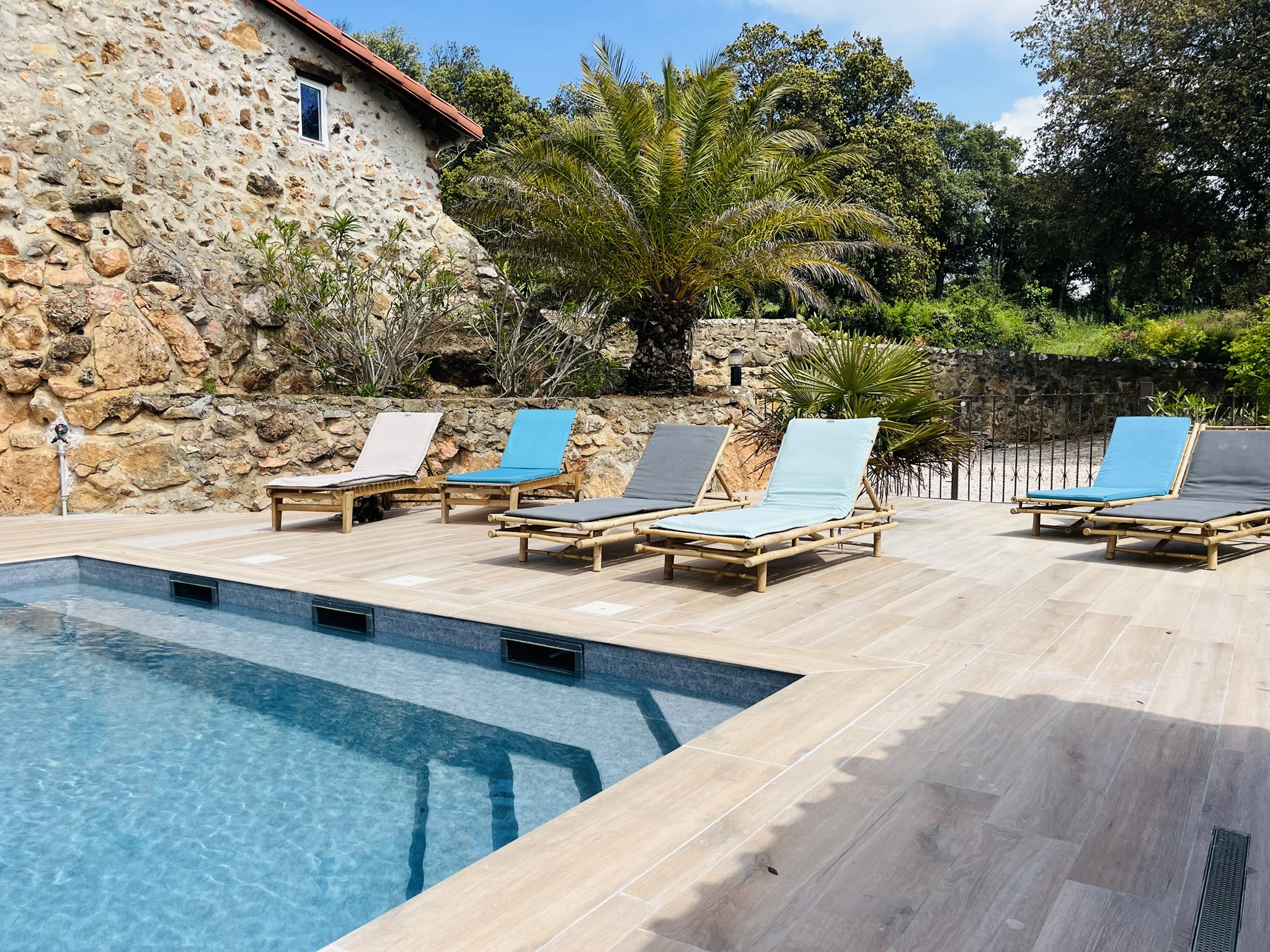 Marches et plage pour la piscine du Mas Picagnol (66)